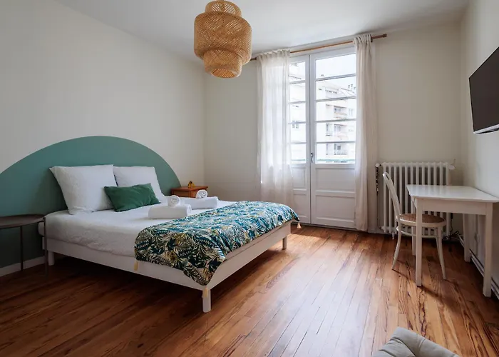 8 Pers - 3 - Parking Gratuit Proche * Pau